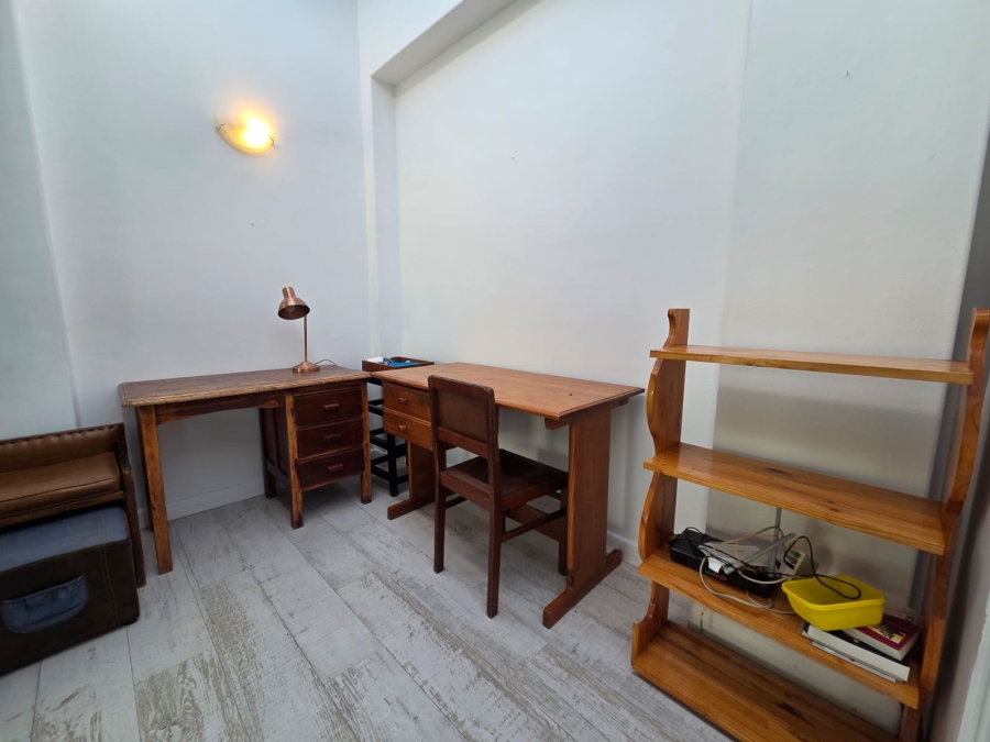 To Let 1 Bedroom Property for Rent in Sea Point Western Cape